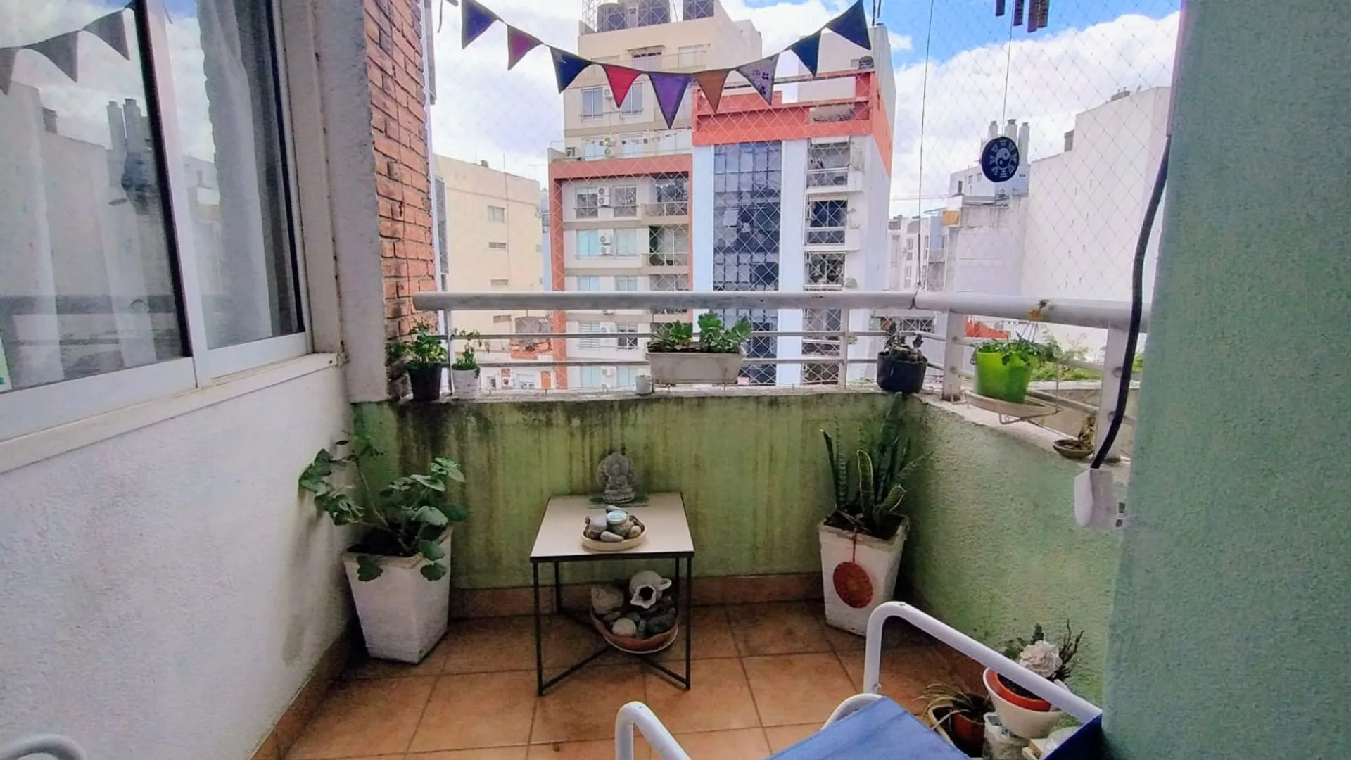 Venta Depto 3 ambientes con balcón al frente foto 2