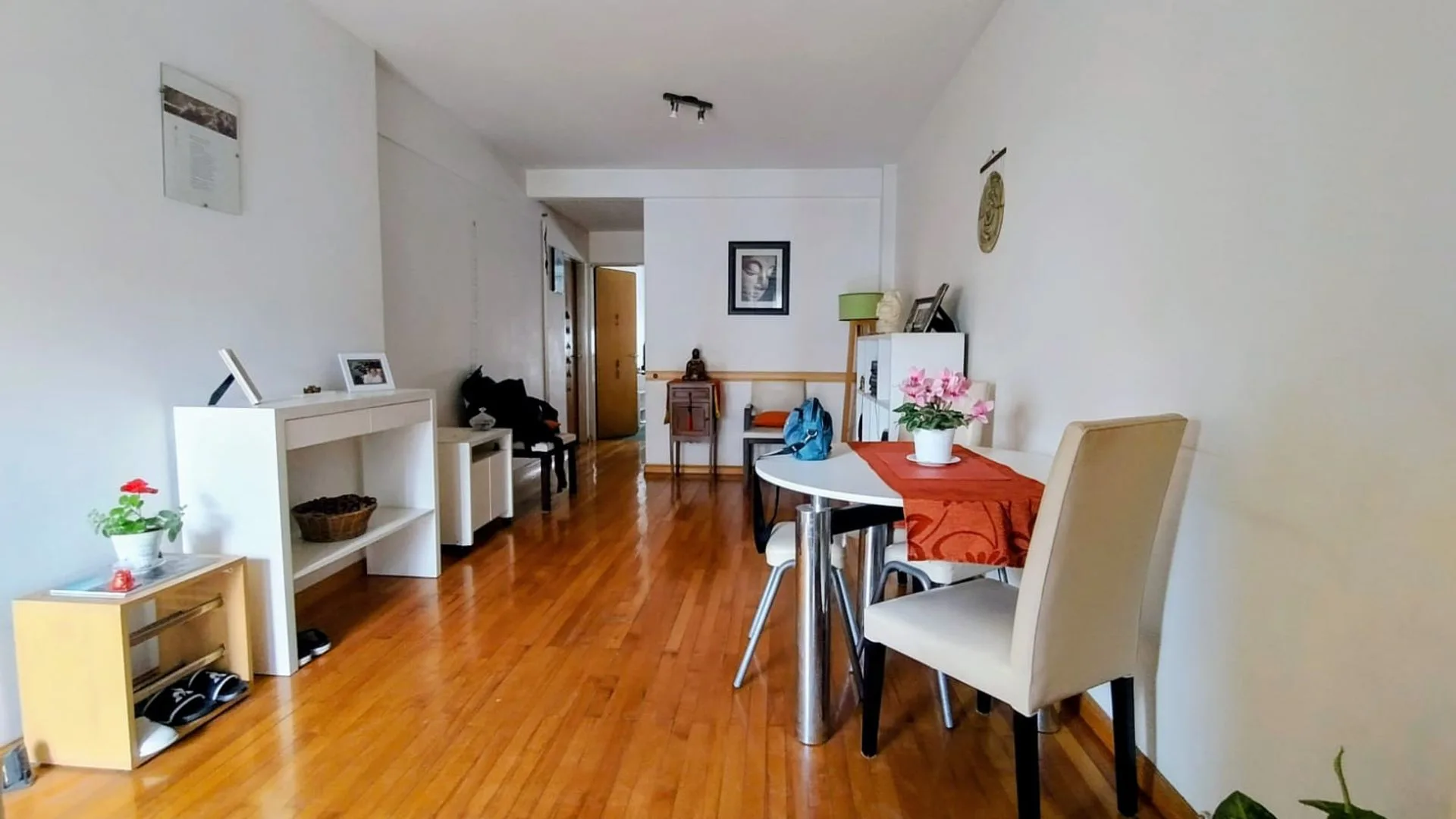 Venta Depto 3 ambientes con balcón al frente foto 3