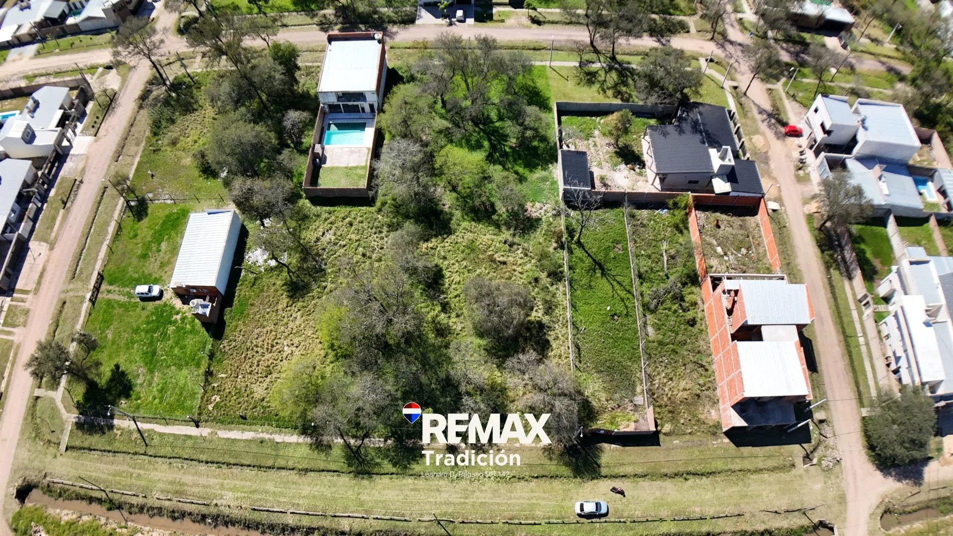 Lote en venta de 800m² Sobre Avenida  B° Arboledas foto 5