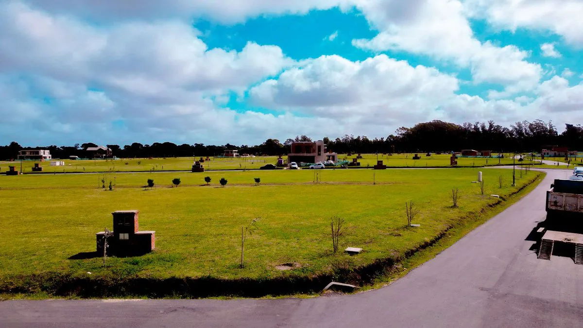 VENTA LOTE CASONA DEL HARAS BARRIO PRADERA foto 3