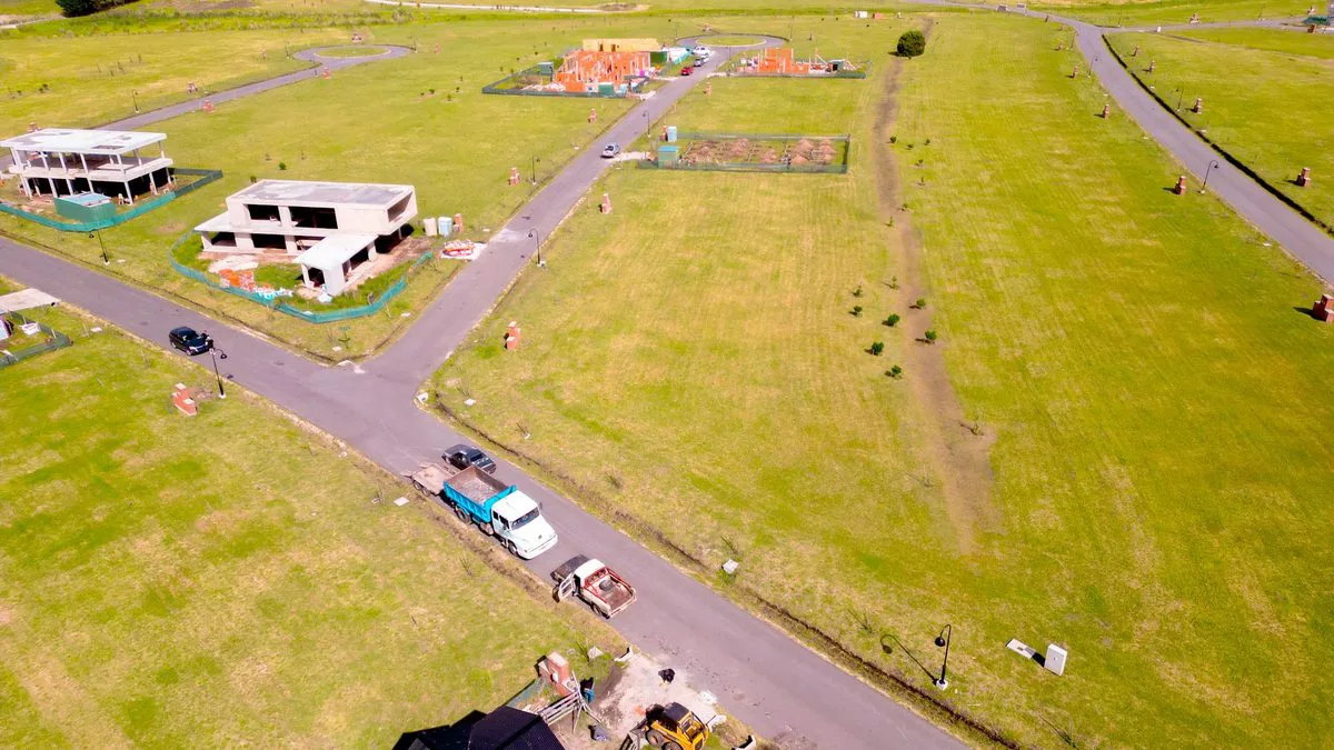 VENTA LOTE CASONA DEL HARAS BARRIO PRADERA foto 4