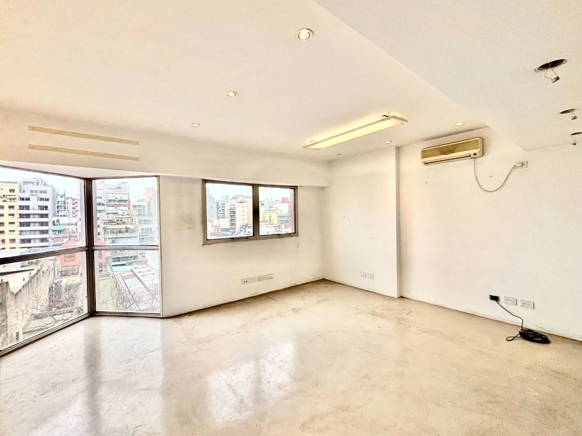 ALQUILER OFICINA VILLA CRESPO 290 M2  PISO ENTERO foto 3