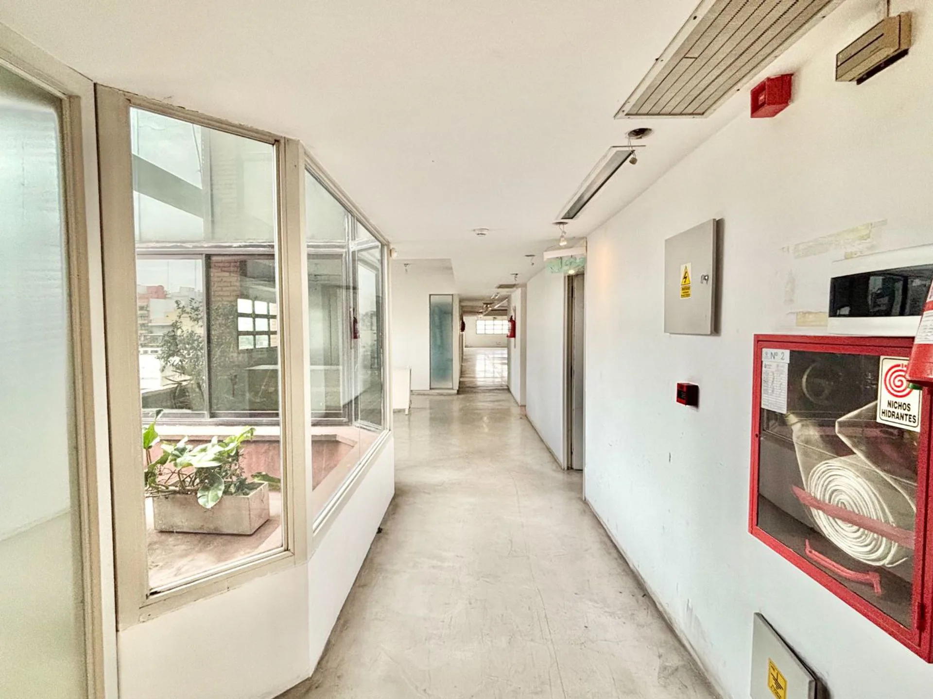 ALQUILER OFICINA VILLA CRESPO 290 M2  PISO ENTERO foto 4