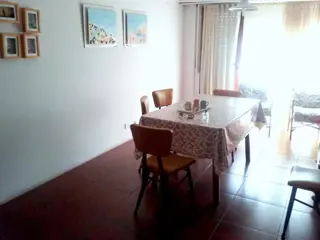 Departamento tres ambientes a una cuadra del mar foto 2