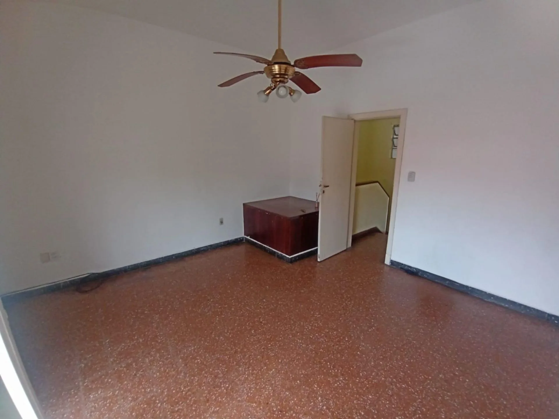 CASA CON DEPOSITO/LOCAL EN VENTA en SARANDI foto 4