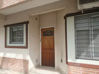 SE ALQUILA MONOAMBIENTE EN R.MEJIA foto 1