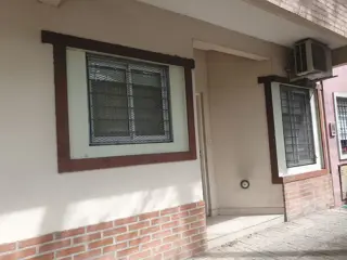 SE ALQUILA MONOAMBIENTE EN R.MEJIA foto 2