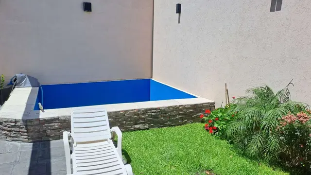 CASA RECICLADA - JARDIN, PILETA - APTO CREDITO