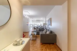 Venta Depto. 4 amb C/Dep.- Cochera fija - Belgrano foto 2