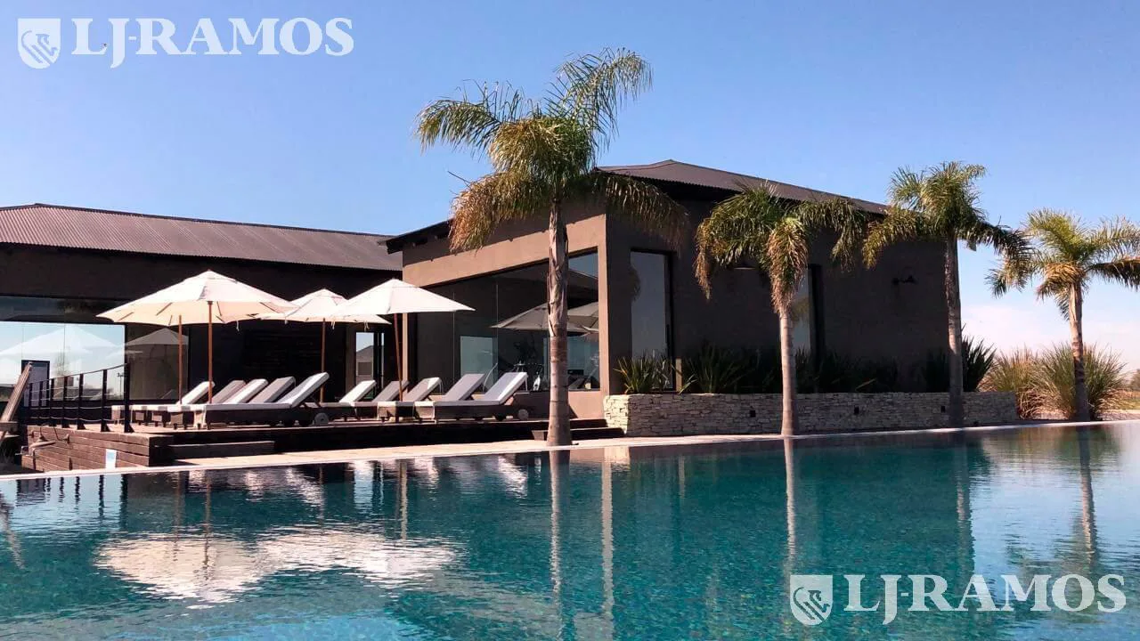 Lote  perimetral en  el Barrio Naudir Aguas Privadas - Escobar - MB foto 4