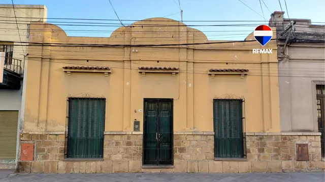 CASA EN VENTA MACROCENTRO APTA COMERCIAL