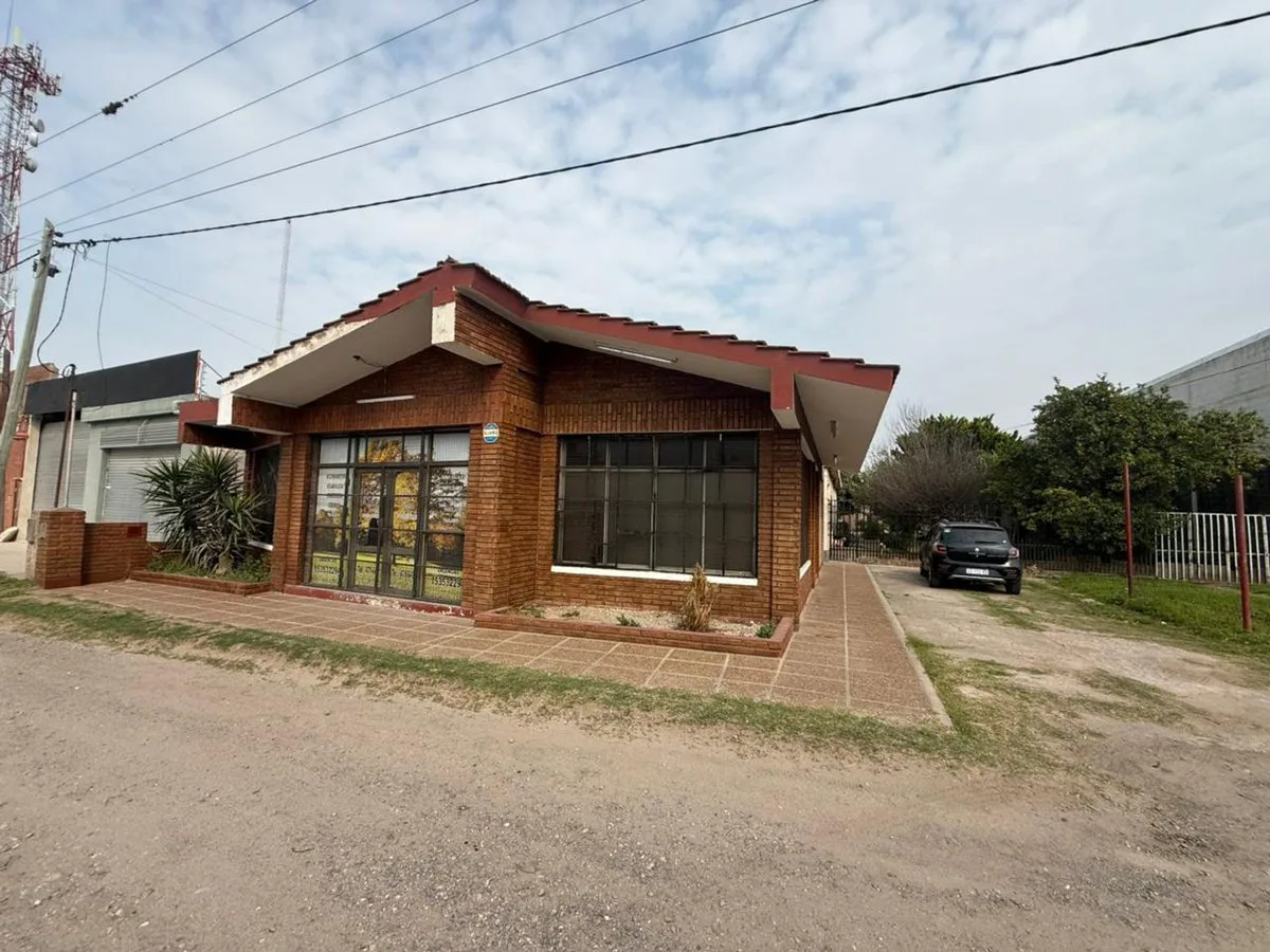 DOS CASAS MAS LOCAL EN JUAREZ CELMAN INVERSION foto 3
