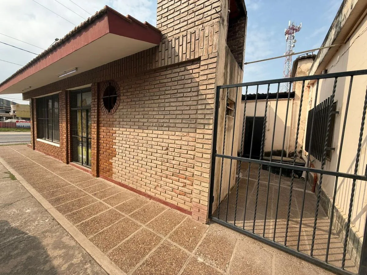 DOS CASAS MAS LOCAL EN JUAREZ CELMAN INVERSION foto 4