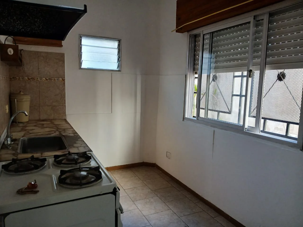 PH. 2 AMBIENTES entrada individual | Morón Sur | Sobre av. Irigoyen foto 3