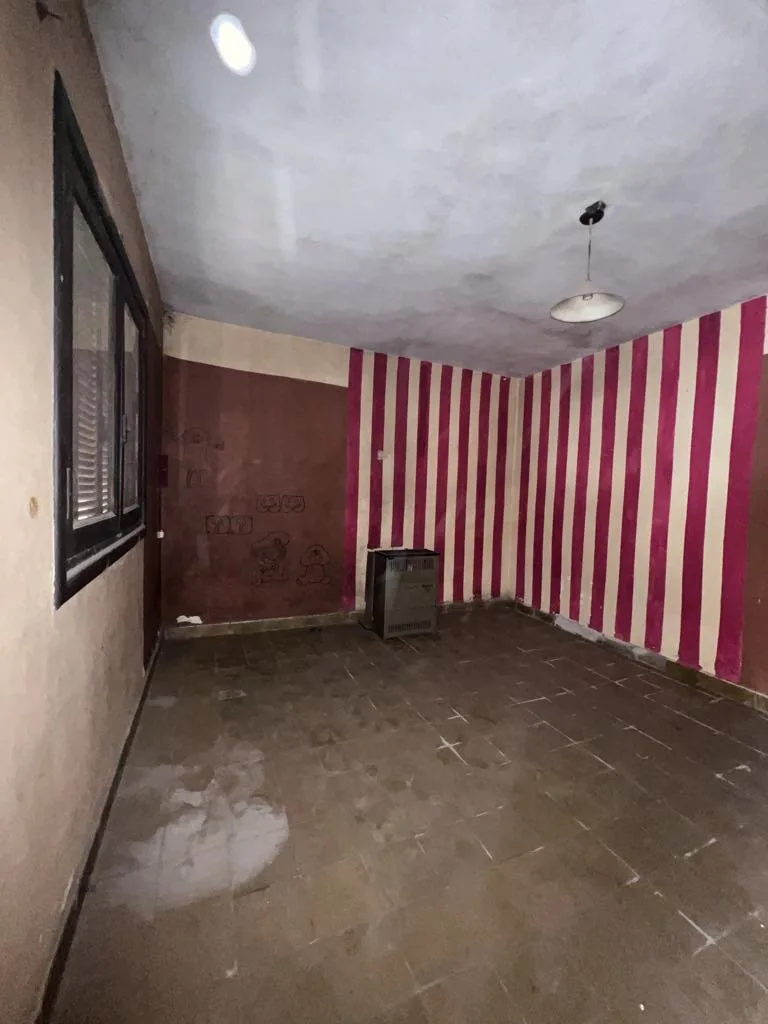 Propiedad a reciclar sobre calle Lalinde al 1500 - Monte foto 2