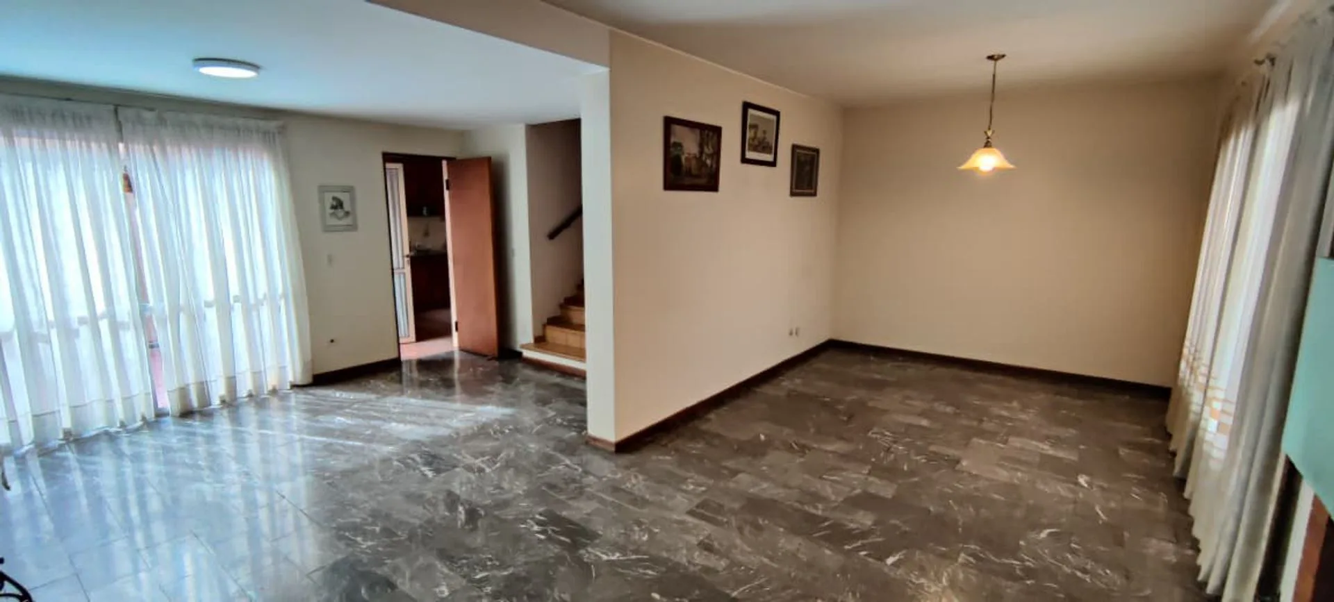 Venta casa 3 dormitorios B° Arizu, Godoy Cruz foto 3