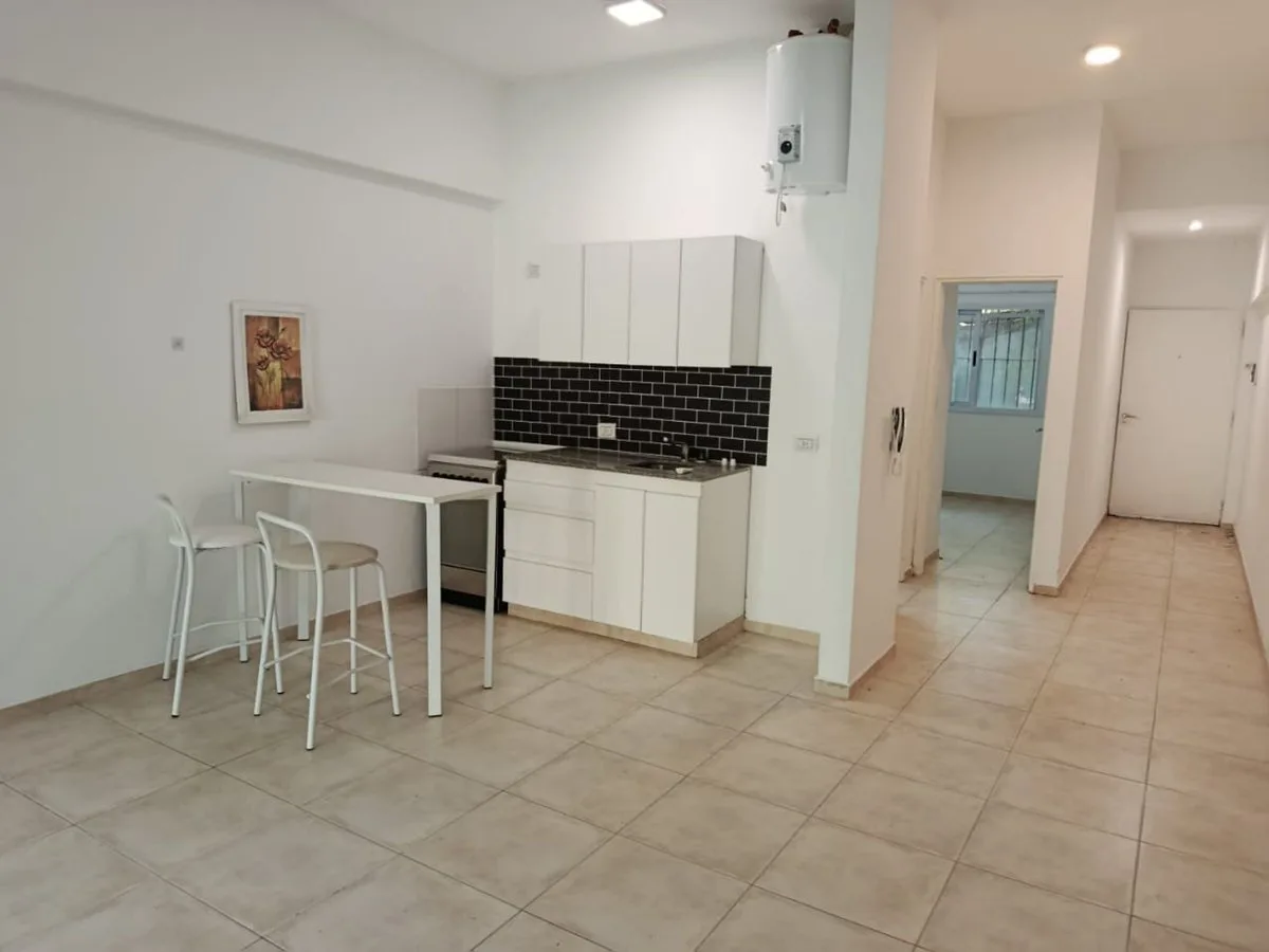 DEPTO 2 AMB EN VENTA EN PILAR CON JARDIN Y COCHERA foto 2