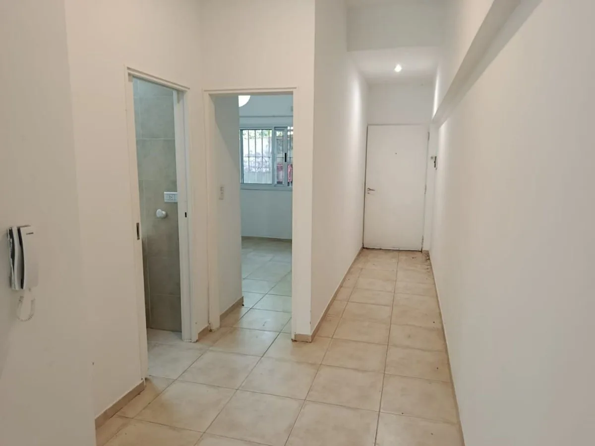 DEPTO 2 AMB EN VENTA EN PILAR CON JARDIN Y COCHERA foto 4