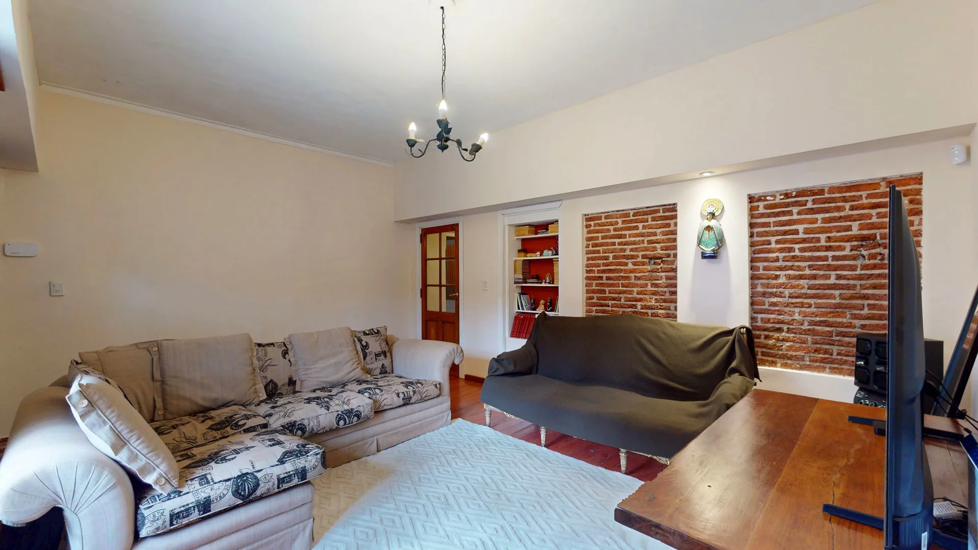 VENTA CASA 5 AMB CON COCHERA LA PERLA foto 4