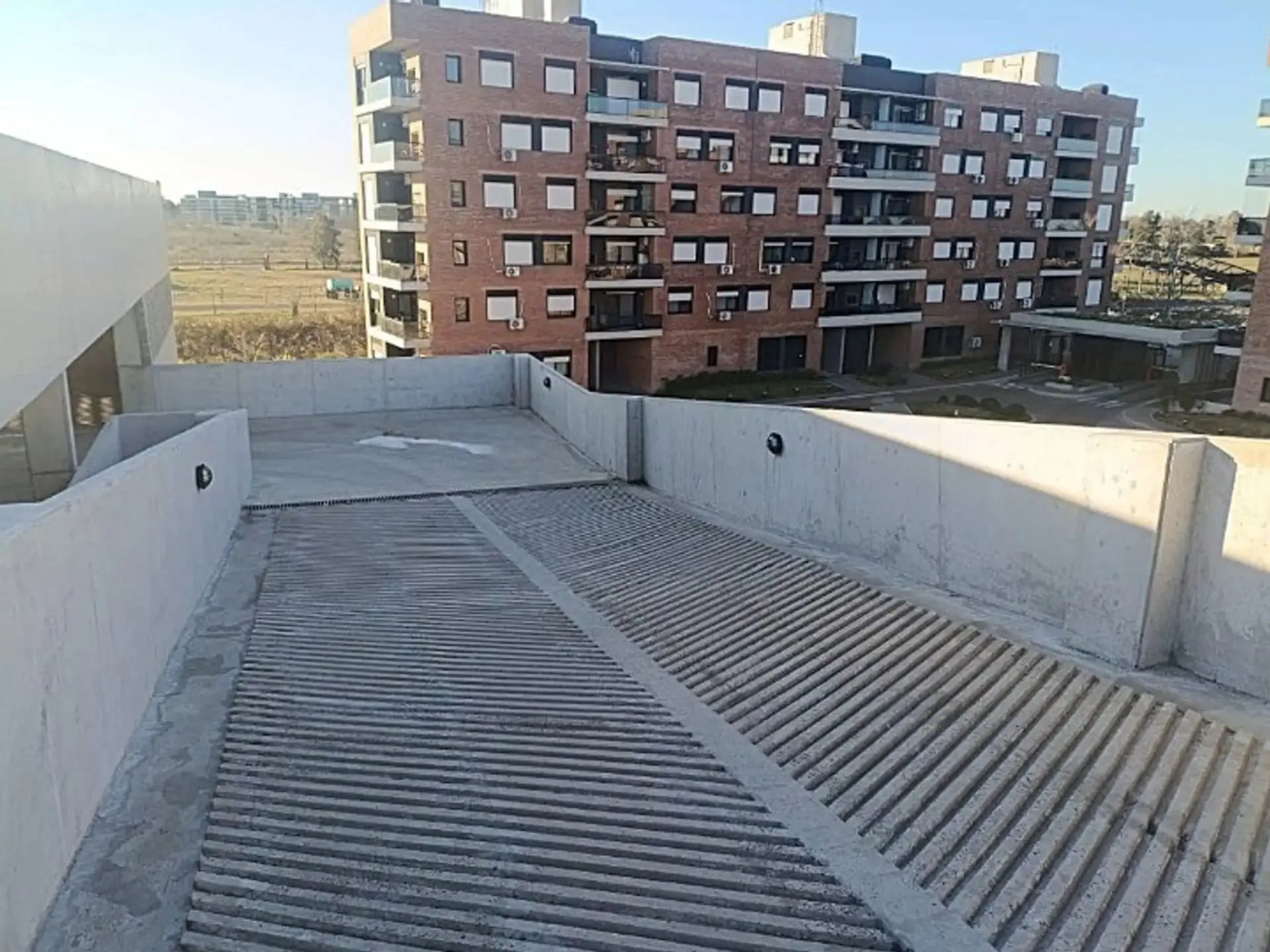 En Venta Cochera Los pasos, Fisherton foto 4