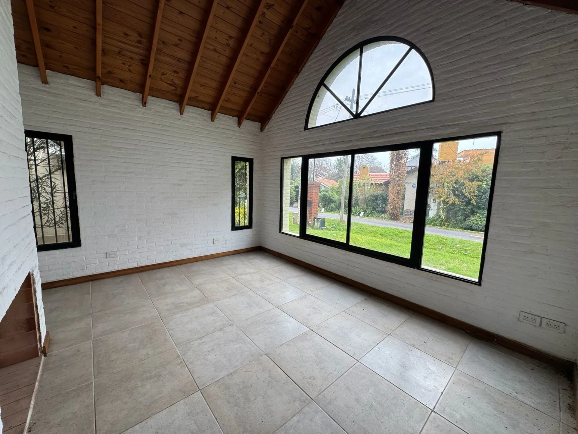 VENTA CASA  APTA CREDITO  COUNTRY CHAMPAGNAT PILAR foto 2