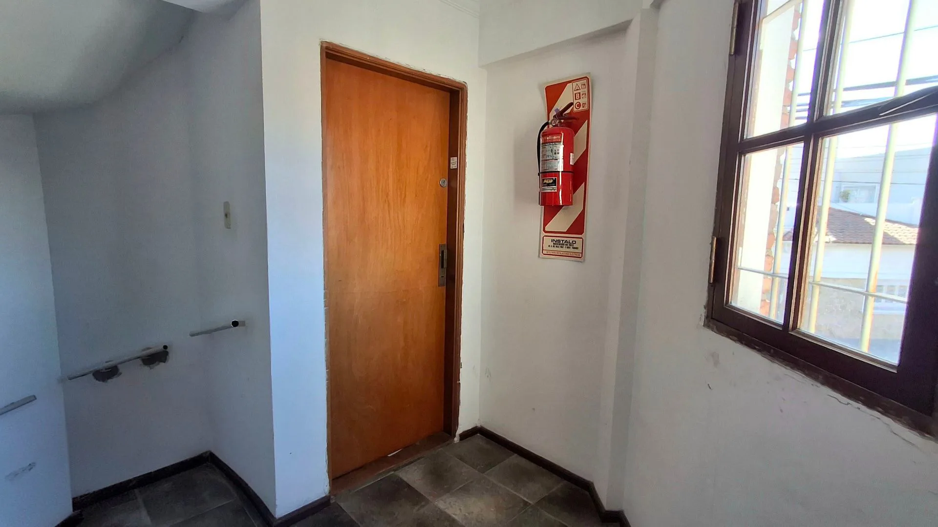 DPTO CON COCHERA EN BARRIO SUR | SOBRE URQUIZA foto 3