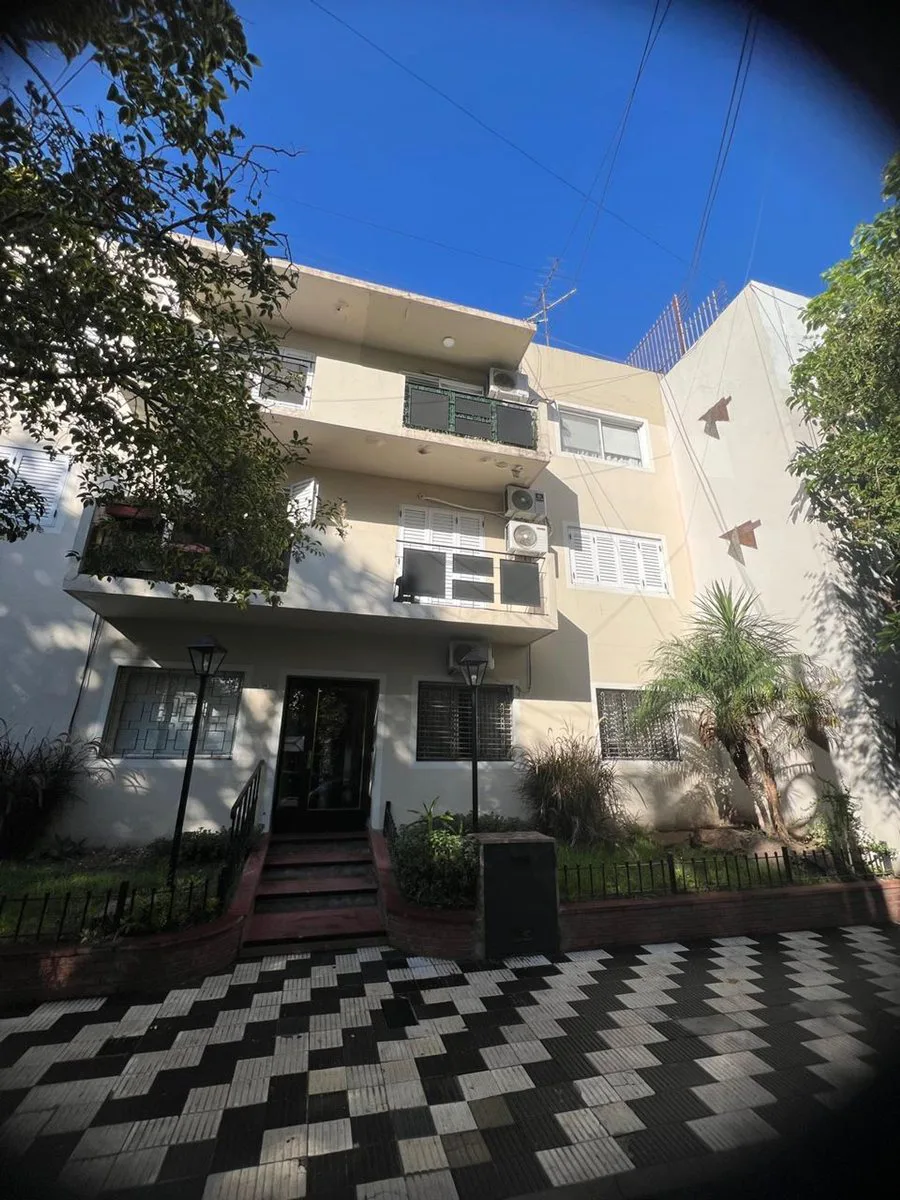 VENTA 3 AMB. AMPLIOS C/LAVADERO  LOMAS DE ZAMORA foto 3