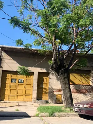 VENTA - CASA ANTIGUA A REFACCIONAR - SAN LUIS 731 foto 3