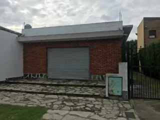 Alquiler de amplio local en José Mármol foto 1