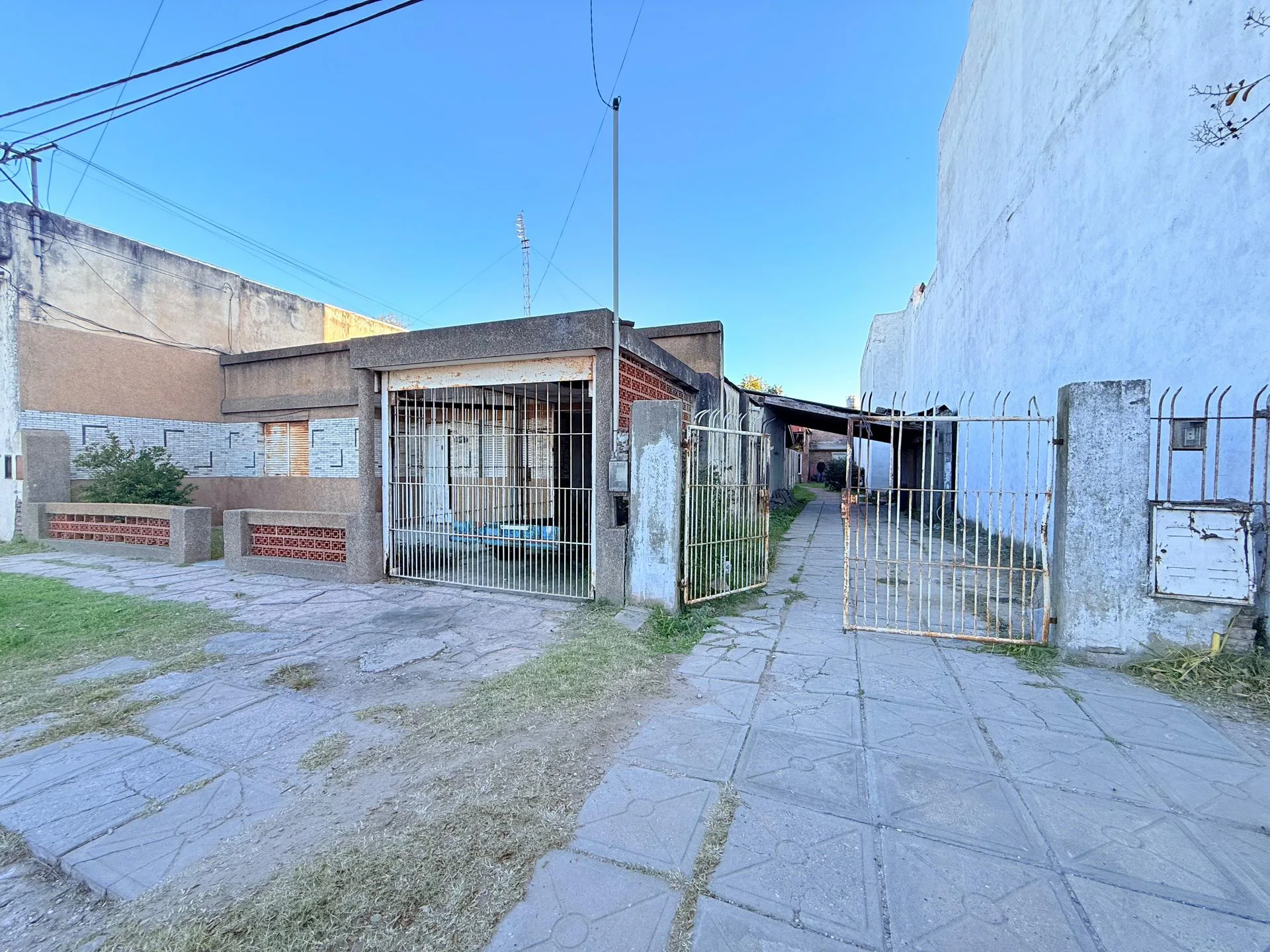 SE VENDE CASA MAS DEPARTAMENTO INTERNO foto 2