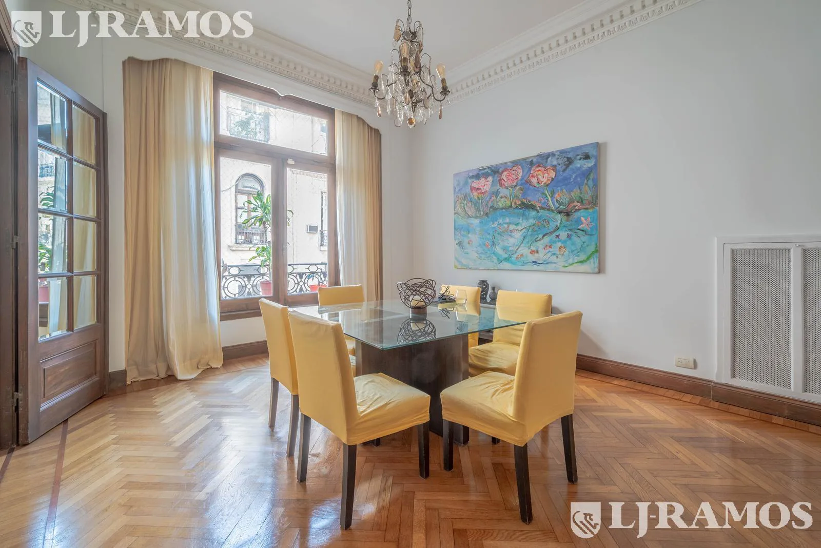 Recoleta. M. T de Alvear y Montevideo. Piso francés reciclado. venta. Sup. 163 m2 foto 4