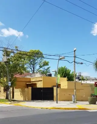 CASA ENESQUINA  3/4 AMB CON COCHERA LINIERS 1800 TIGRE foto 2