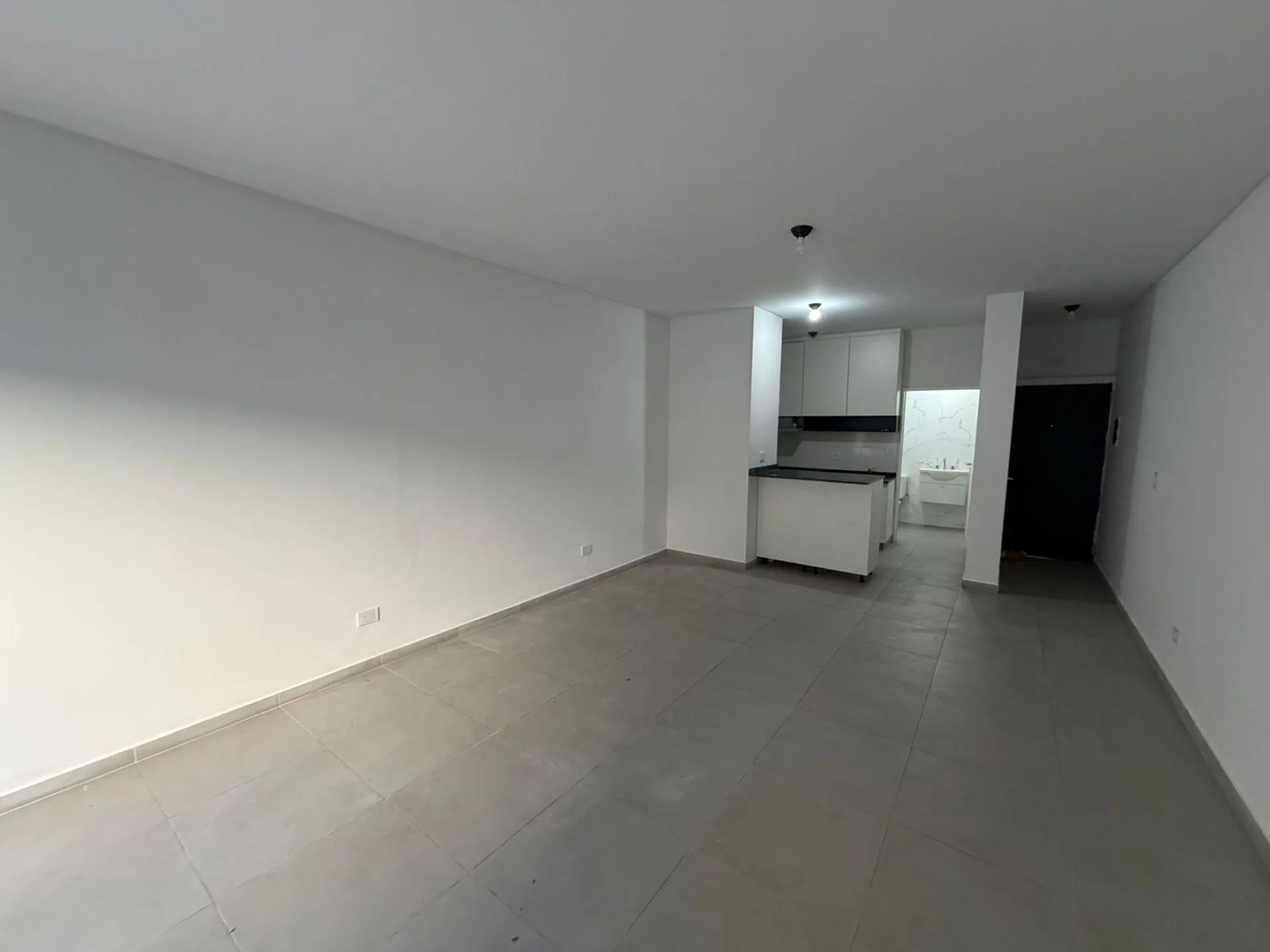 Departamento en alquiler con patio en Lugano foto 2