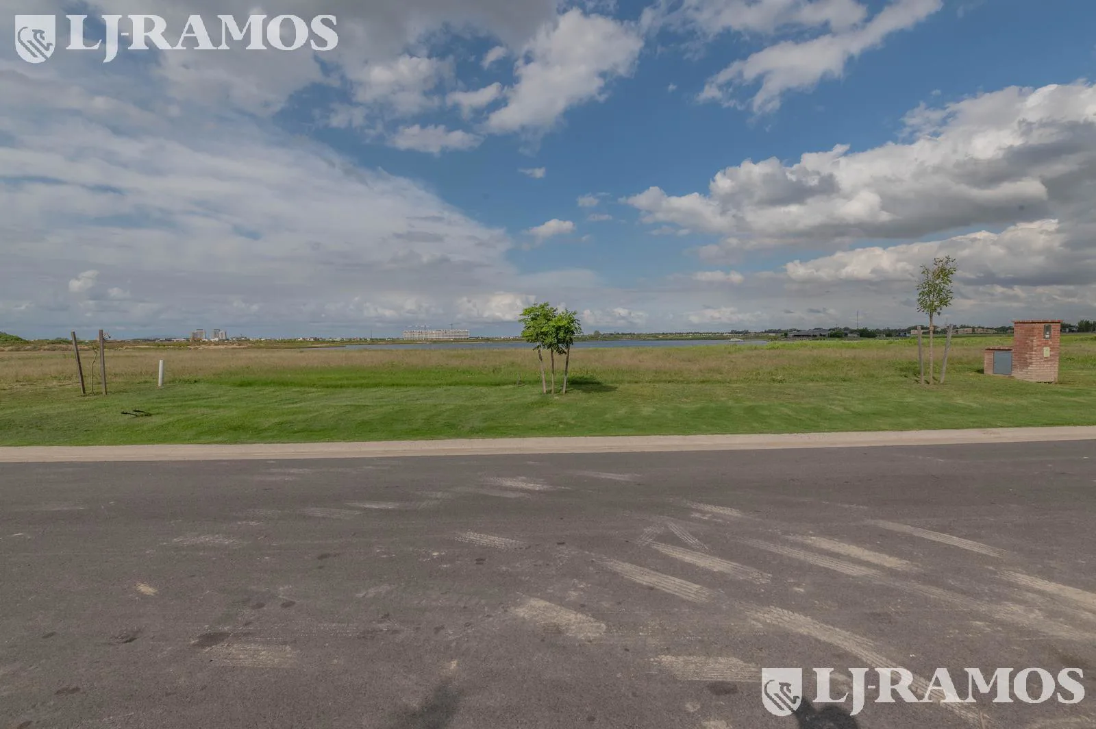 EXCELENTE LOTE AL LAGO CENTRAL EN VENTA EN LOS PUENTES - NORDELTA foto 5