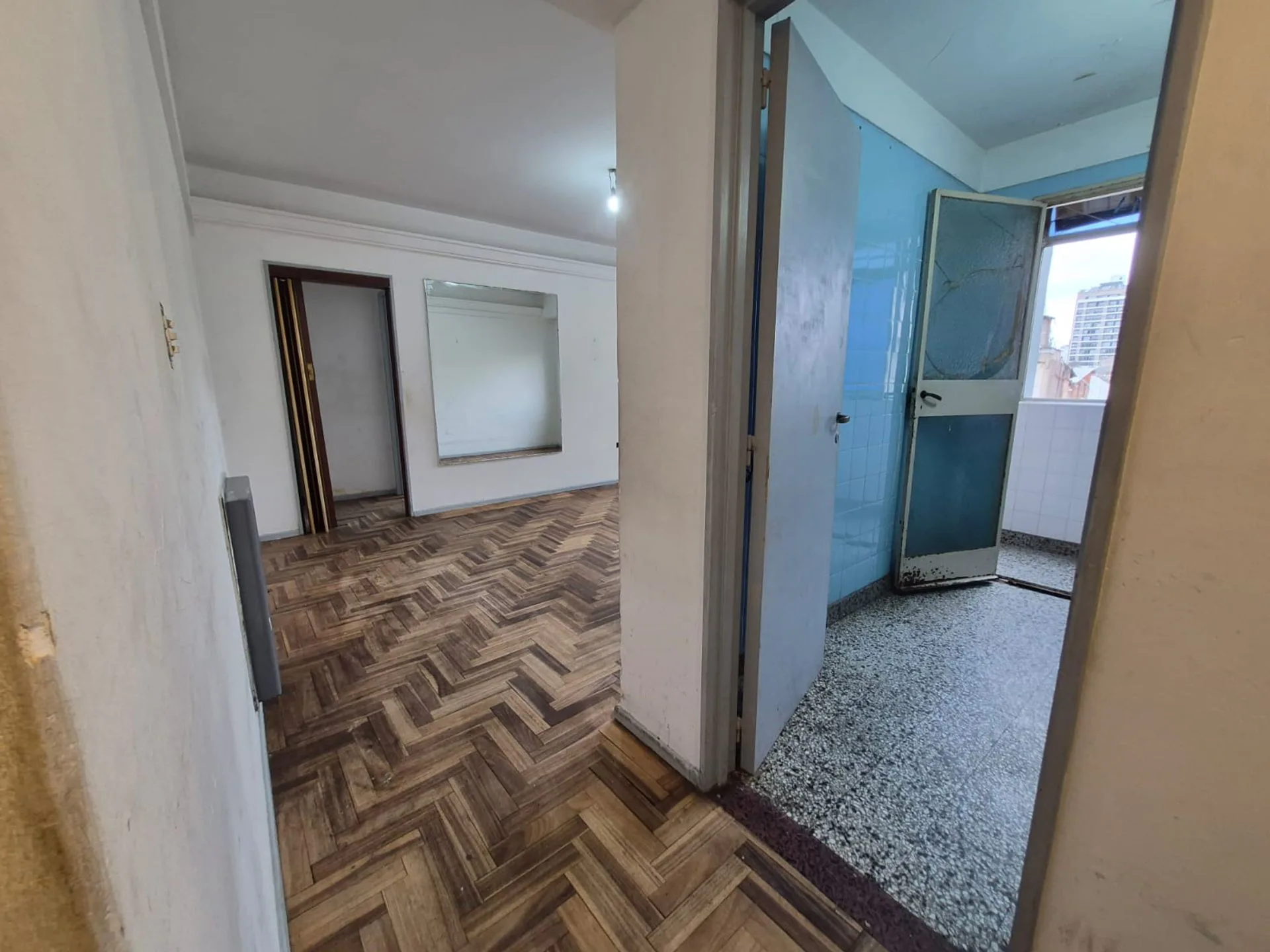 VENTA DEPARTAMENTO 2 AMB ALMAGRO A REFACCIONAR foto 2