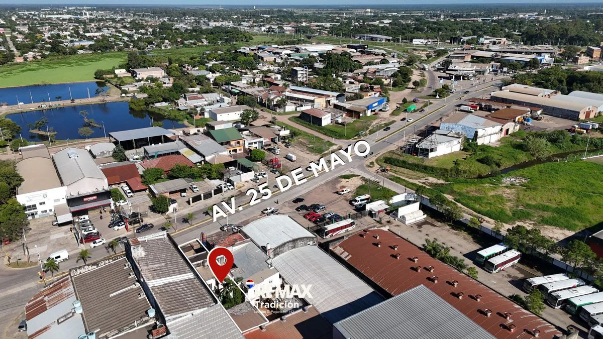 Local y vivienda en venta en plena Zona Comercial foto 3