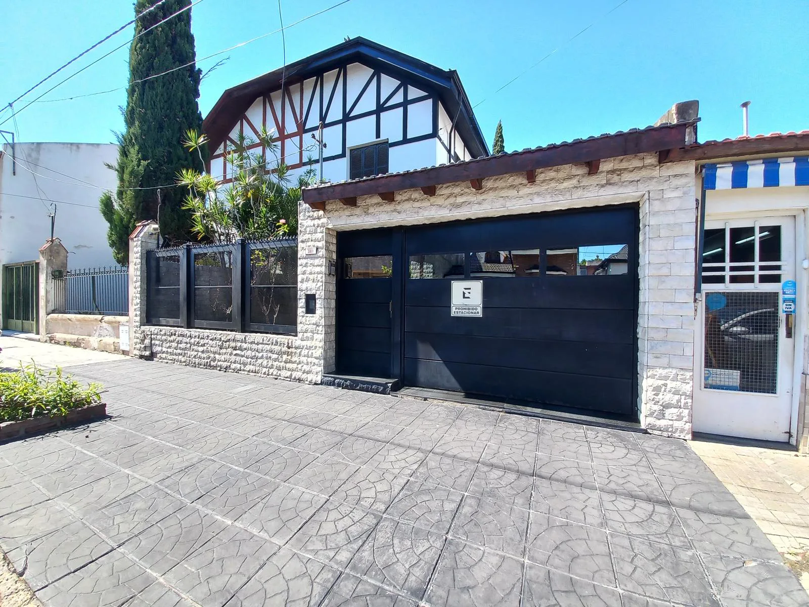Regimiento 11300 - Casa en venta de tres dormitorios con pileta en Rosario - Roque Saenz Peña foto 2