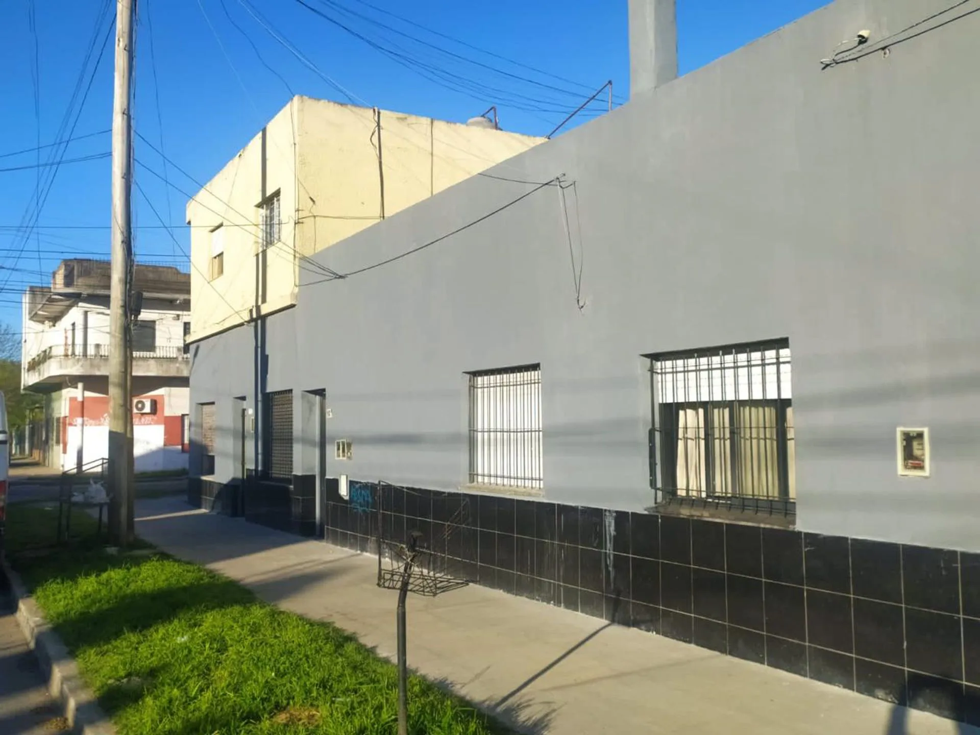 7 DEPARTAMENTOS MAS LOCAL, CON RENTA ACTIVA. foto 3
