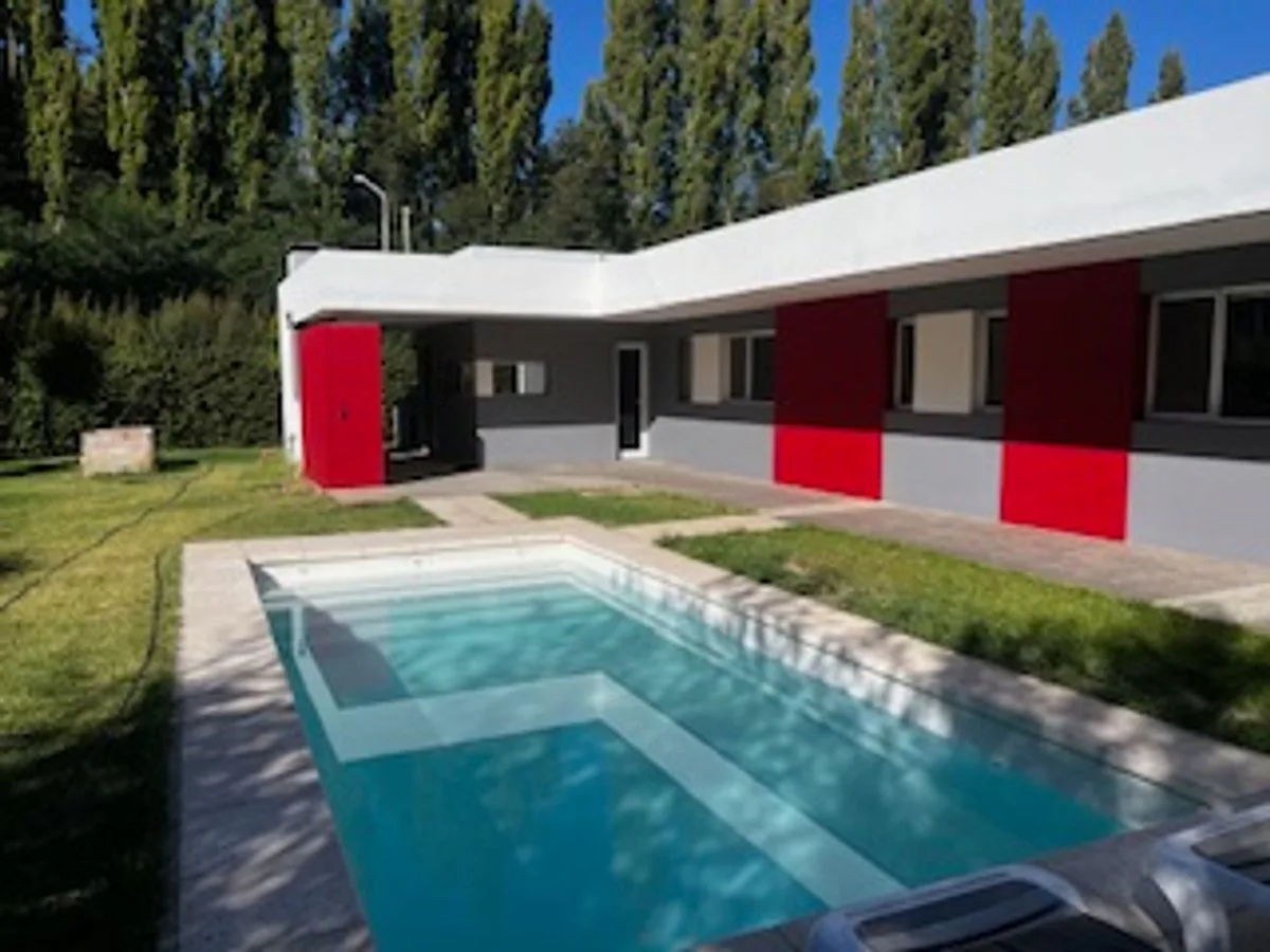 VENTA CASA 3 DORMITORIOS B° SANTA RITA-PLOTTIER foto 2