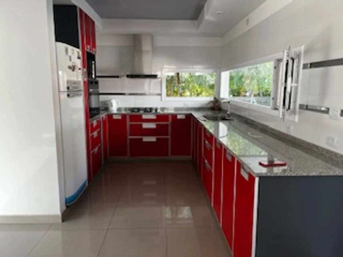 VENTA CASA 3 DORMITORIOS B° SANTA RITA-PLOTTIER foto 3