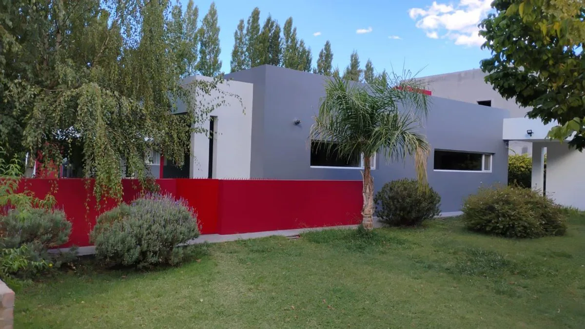 VENTA CASA 3 DORMITORIOS B° SANTA RITA-PLOTTIER foto 4