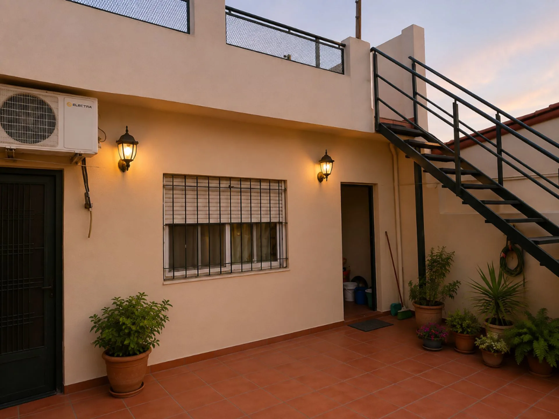 Casa de 3 Amb Cochera Quincho terraza avellaneda foto 5