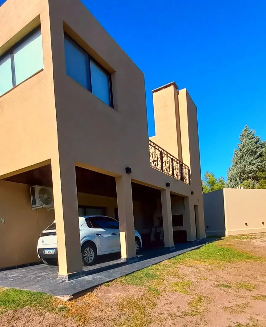 VENTA CASA LOS PIQUIOS 2 DORMITORIOS+2 LOCALES foto 2