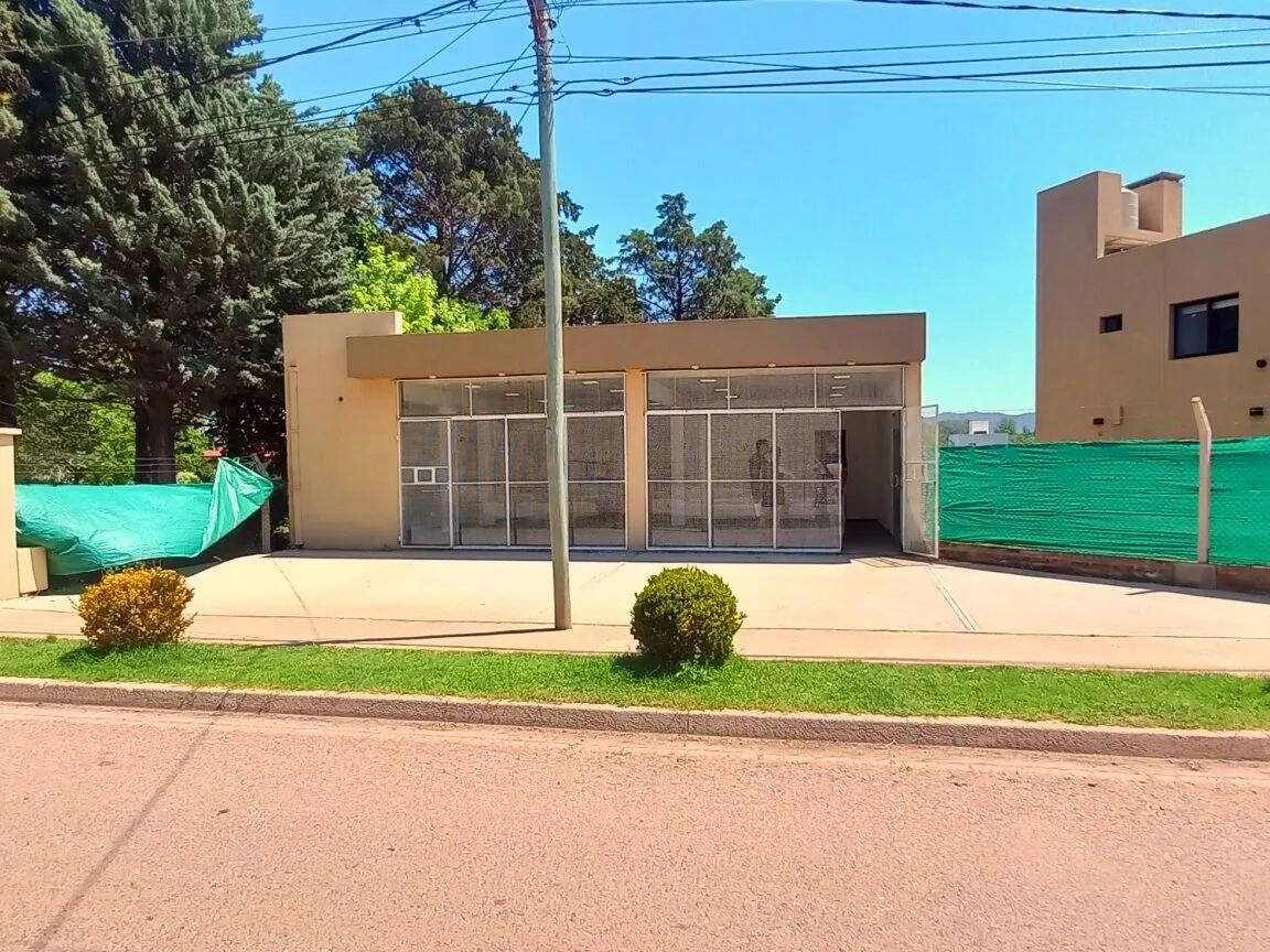VENTA CASA LOS PIQUIOS 2 DORMITORIOS+2 LOCALES foto 4