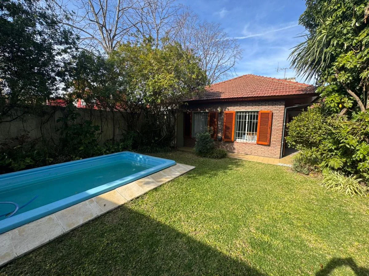 VENTA CASA CON PILETA foto 2