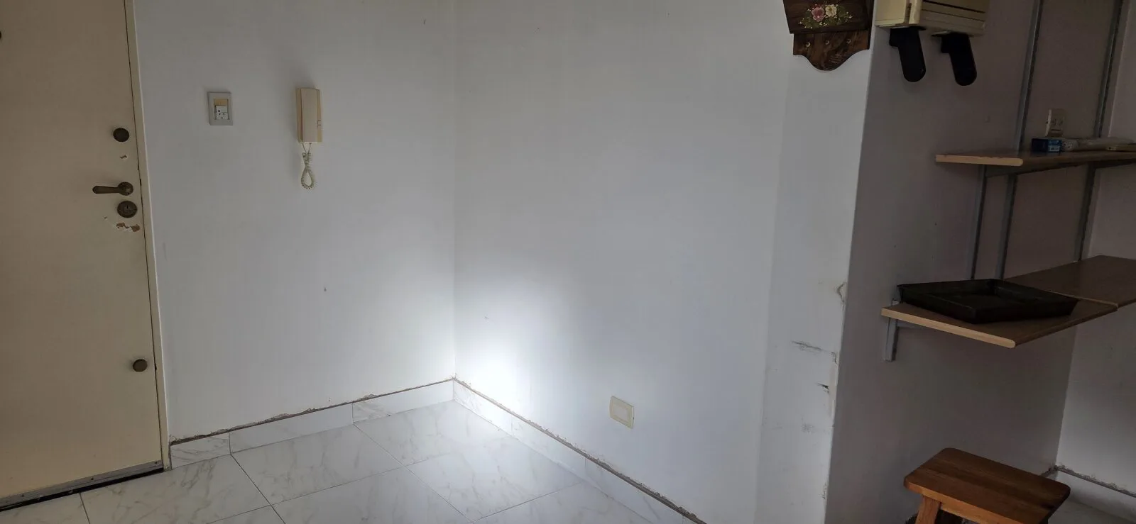 IMPORTANTE DEPTO. 3 AMBIENTES CON DEPENDENCIAS COCINA COMEDOR DIARIO DOBLE ENTRADA foto 5