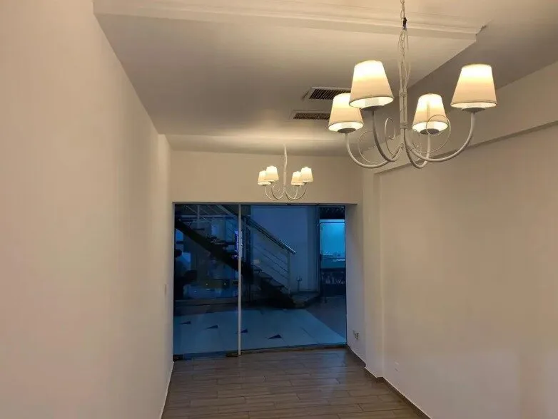 Alquiler Local comercial en galería - PB y Sótano - 44m² totales - Retiro foto 2