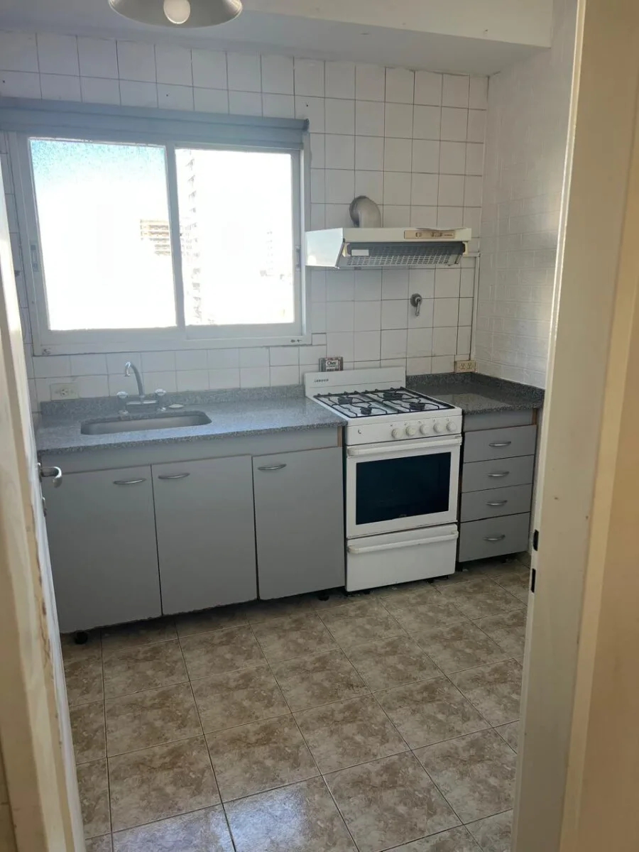 APTO PROFESIONAL o VIVIENDA 3 amb con balcón al frente. foto 5