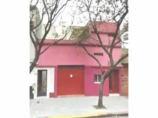 Casa-PH 3 AMB. MB* Frente*Entrada independiente Gje.Cubierto grande-Patio Ttza* Muy Bien Reciclado* foto 3