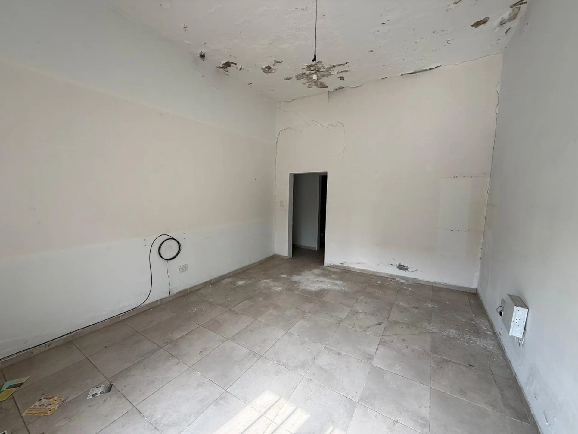 VENTA CASA A REPARAR EN BARRIO COLON foto 4